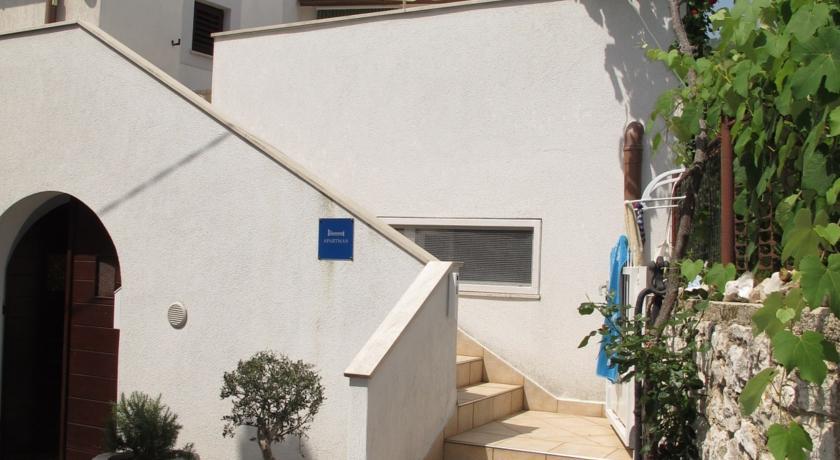 Apartment Marija With Terrace Брсеч Номер фото